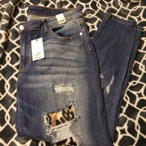 NWT JUDY BLUE JEANS 2XL